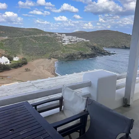 The Eagle Merchia Mykonos بيت للعطل